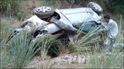 Neelum Valley plunges into gorge in the cab, 5 die