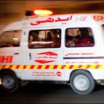 Lahore speeding car collided with a tree, injured