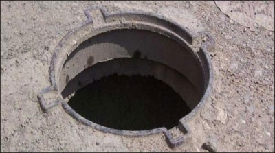 Lahore manhole may take the child's life magazine
