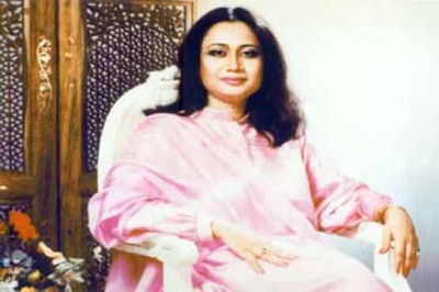 poetess-of-love-and-fragrance-parveen-shakir-by-akhtar-sardar-ch-on-23-nov-2016