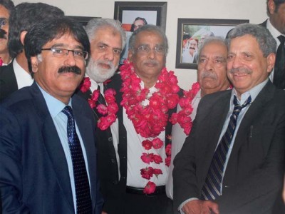 Farooq Naik beat, PTI backed President Supreme Court Bar Rasheed A. Rizvi