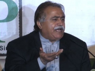 Prime Minister sleeves snake are working against his own party, Maula Bux Chandio