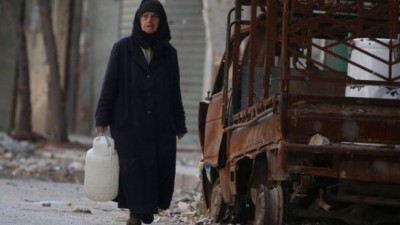 syrian city alepoo resumed air strikes against rebels