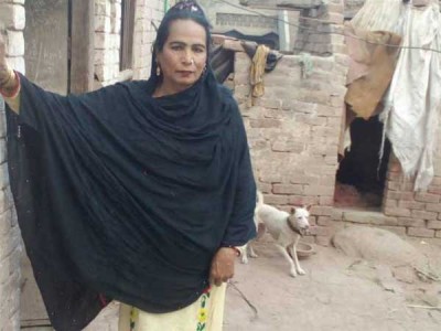 The Madame Buta a shemale from  Jhang jumped in wrestlemania of electoral field 