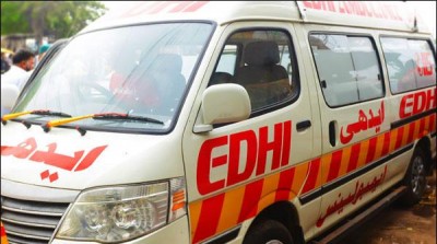 Karachi: Private University bus overturns, killing one person