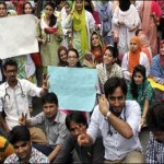 Lahore, protesting doctors against fellow doctors suspension