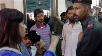 Woman slapped the journalist, FC were granted bail