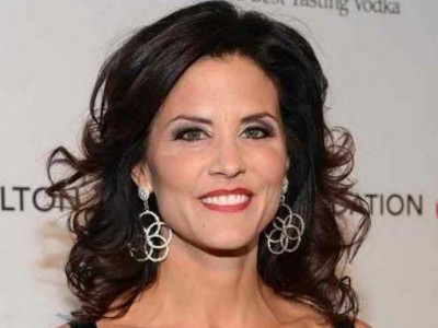 TV anchor "Headphones accused of stealing" in the US