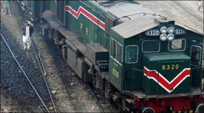 Train accidents in Hyderabad Jhelum, no damage