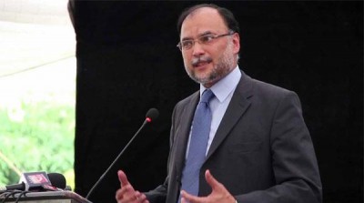 Provincial government wants to make a political issue out of the pack, Ahsan Iqbal