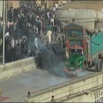 The demonstrators threw stones at Malir 15, police forces