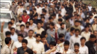 Lahore: Punjab University students protest, the worst traffic jams
