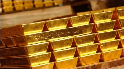 Gold prices declined by Rs 300 per tola