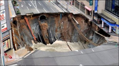Japan Fukuoka 27 meter wide breach on the main road