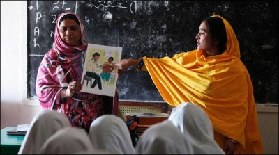 Karachi: Sindh government decides to start adult education program