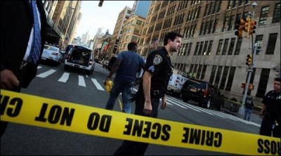 Los Angeles killed, 4 injured near a polling booth