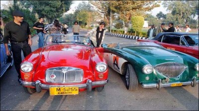 Classic car rally caravan leaves for Peshawar to Karachi