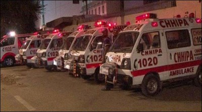 Karachi road accidents, girl killed, 2 injured