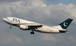 PIA air craft landed in Israel to participate in a film against Palestine