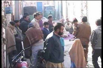 girl commit suicie in shujaabad