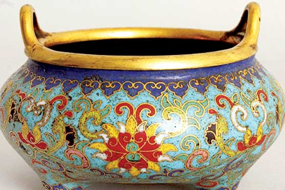 Bowls sit sitting made women millionaire