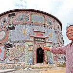 86-year-old Chinese woman had the castle built of clay