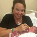 Amazing incident in the US, Grandma gave birth to grandson