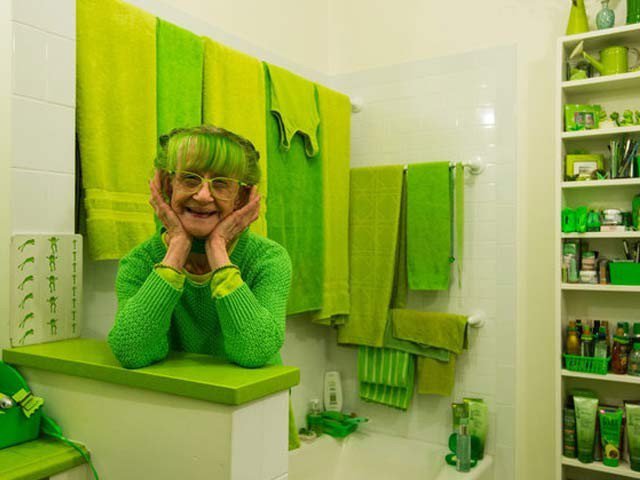 American female artist greeny from head to all goods home