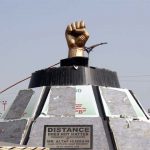 In Karachi,workers of MQM london and Rangers face to face around the mukka chowk