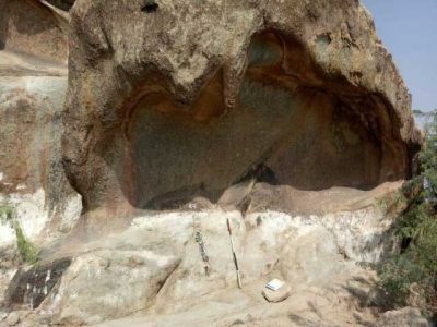 Discover the 30 year old paintings on the walls of caves in Khyber Agency