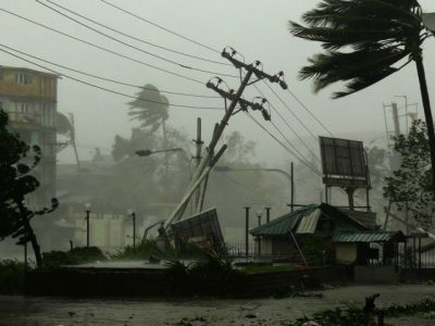Hurricane coast 'Cyclon' hit the Indian city of Chennai