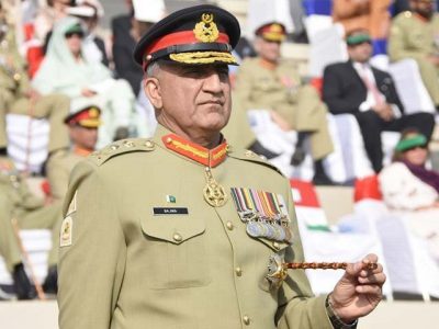 Army chief visits mausoleum of Pakistan founder tribute to founder of Pakistan