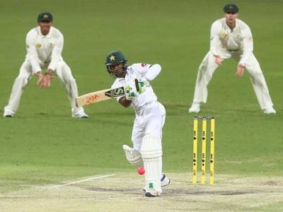 Pakistan need 108 runs and Australia 2 wickets in the first Test win over pakistan