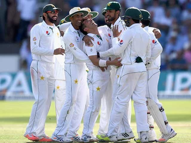 Pakistan took advantage of England thrash out the hands of India
