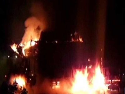 Okara: Caught fire after the collision of 2 Trucks