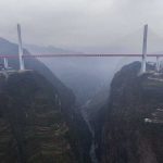 The world's tallest bridge in China opened for traffic