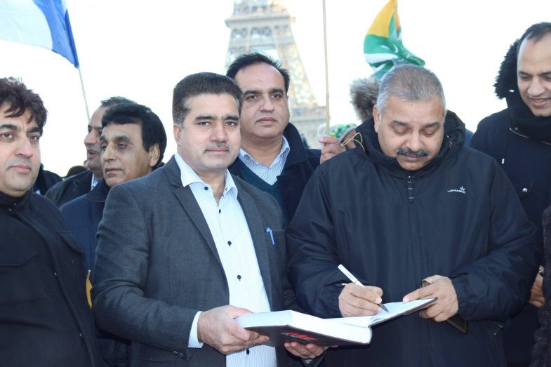 Million Signature Campaign In Paris For Kashmir 