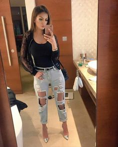 Faryal Makhdoom, wife of Amir Khan, controversial pictures