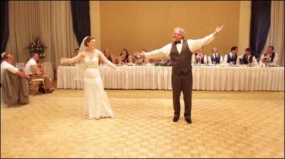 bride's Dance on her wedding with the father