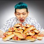 Gluttonous man has set a world record in eating burgers