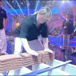 British woman broke 923 tiles in 1 minute, set a new records