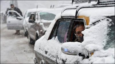 Saudi Arabia: Heavy snowfall in northern areas
