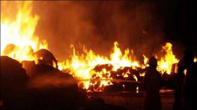 Karachi: Fire breaks out at warehouse