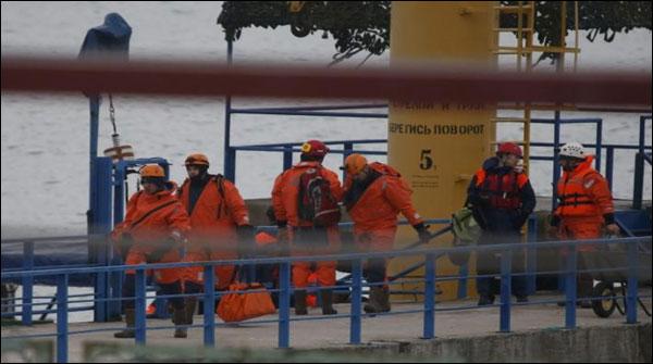 Russian military plane crashes, killing all persons