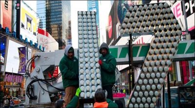 New York: At the Times Square 7 feet high mounted 17-digit installed