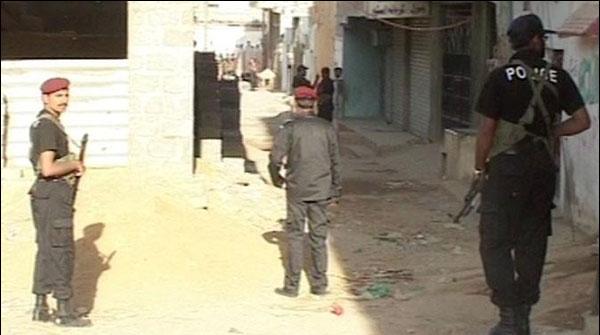 Citizens, burned, a, theif, in,Karachi
