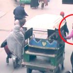 Gujranwala car hit the vehicle, the driver brutally tortured wild moment