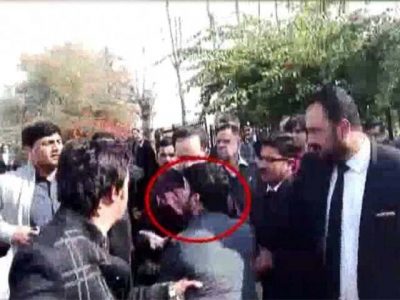 Tayyaba tourture case: Additional Sessions Judge goons attacked a reporter of the private channel