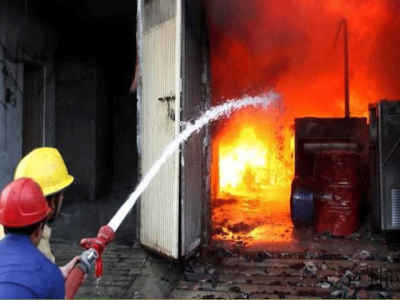 Fire broke killed at least 7 people in office in Lahore