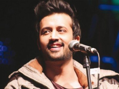 Atif Aslam suffer severe disruptions concert in Karachi